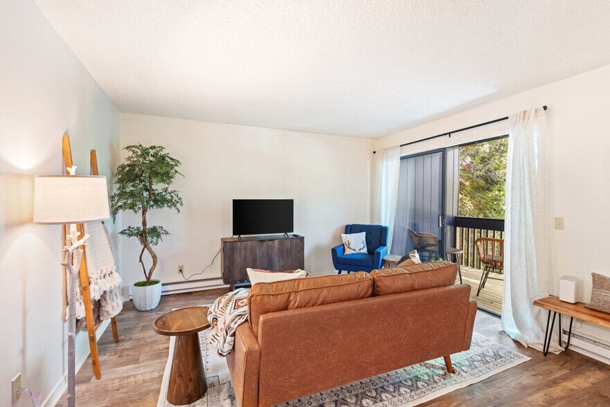 Building Photo - 6630 SW Capitol Hwy