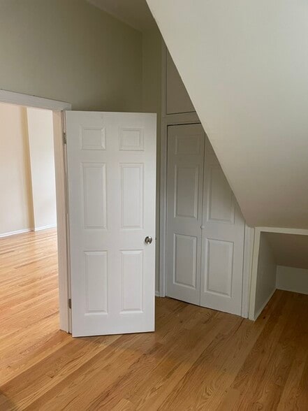 Building Photo - 929 S Laflin St