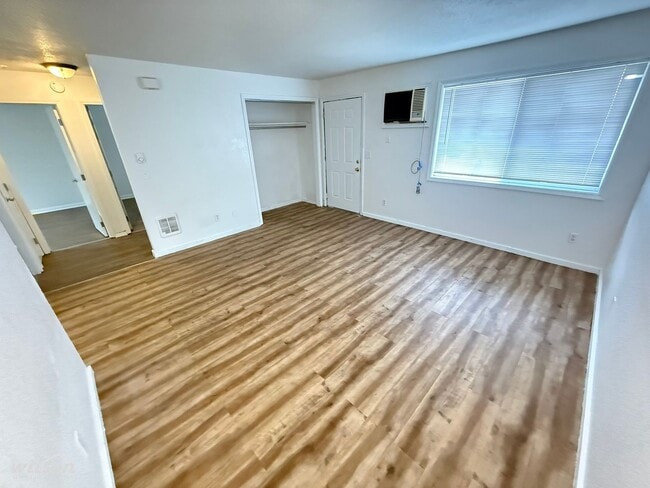 Building Photo - 310 W Pierce St