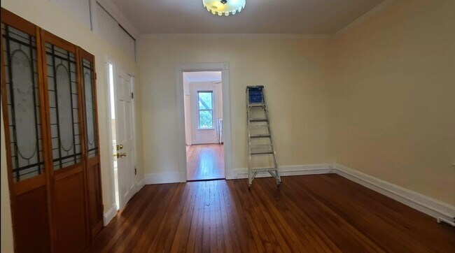 Building Photo - 476 Gregory Ave