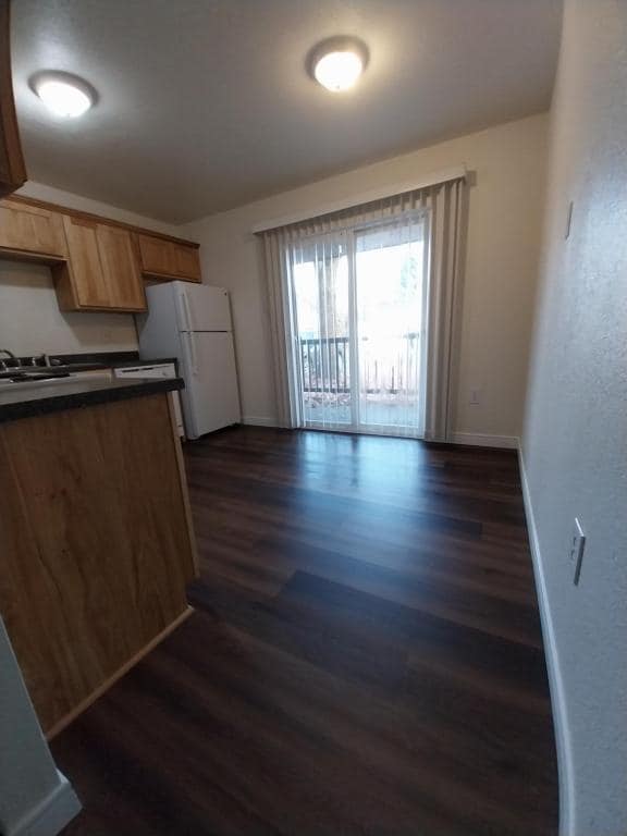 Building Photo - 444 NW D St