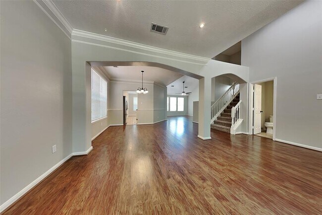 Building Photo - 59 Terraglen Dr
