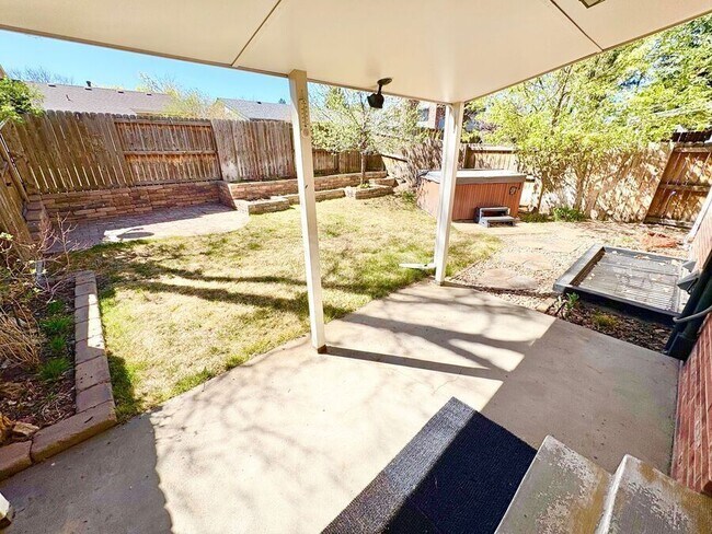 Building Photo - 13982 E Arizona Ave