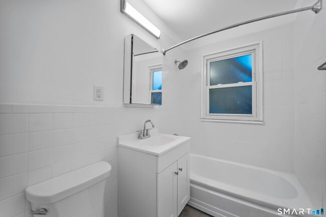 Building Photo - 88 Blachley Rd