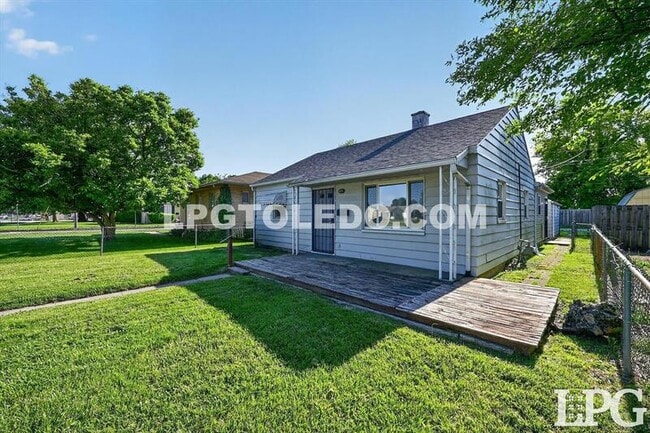 Building Photo - 5207 Bennett Rd