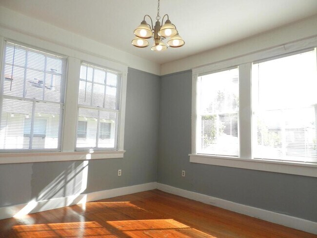 Building Photo - 4535 Canal St