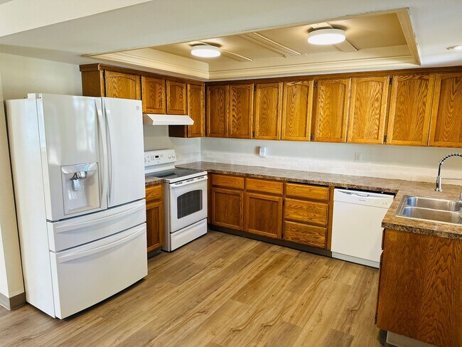 Building Photo - Newly Remodeled Four Bedroom One Level Home