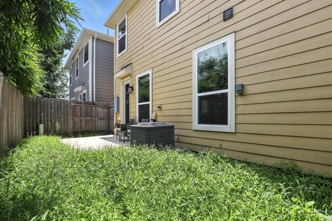 Building Photo - 8618 Cedar Plains Ln