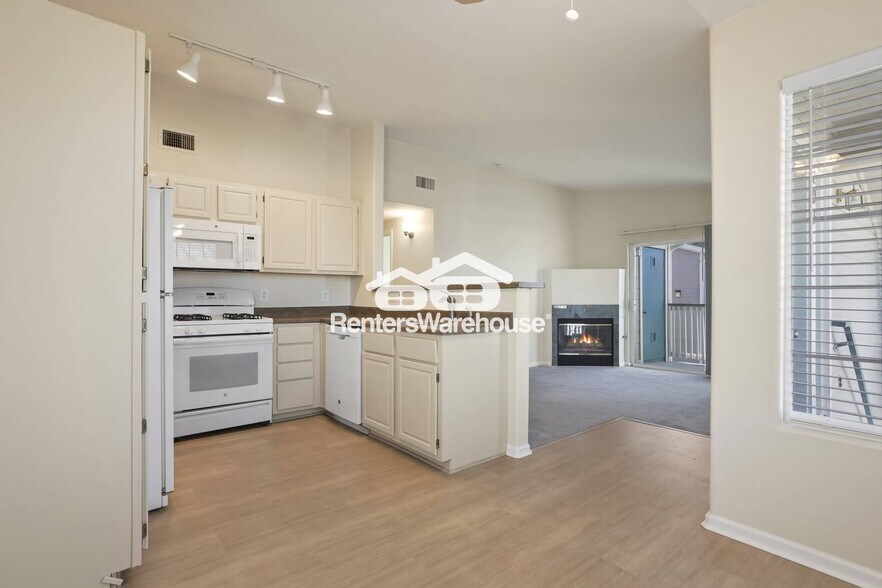 Building Photo - 3846 E Canyon Ranch Rd