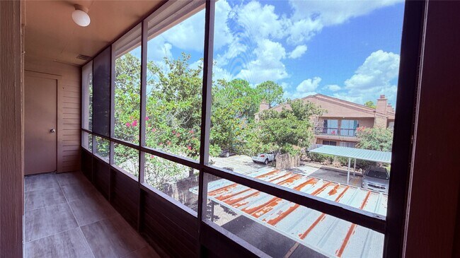 Building Photo - 10555 Turtlewood Ct