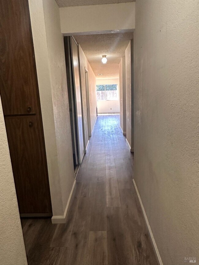 Building Photo - 437 Ellesmere Dr