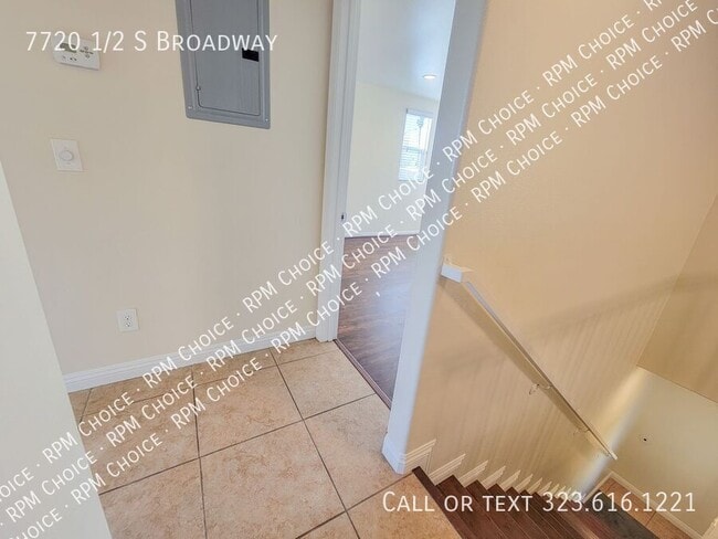 Building Photo - 7720 1/2 S Broadway-