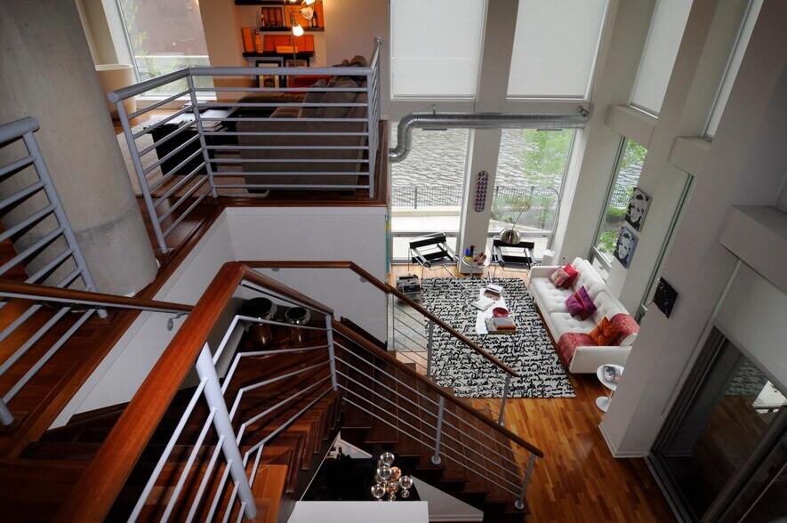 Building Photo - 700 N Larrabee St