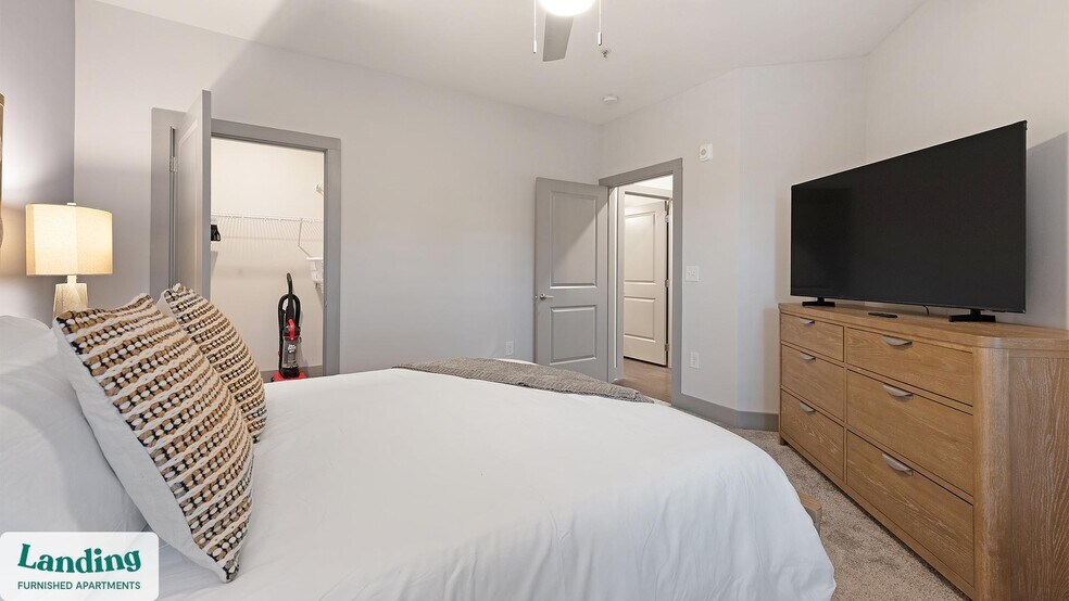 Building Photo - 404 Gallop Ln