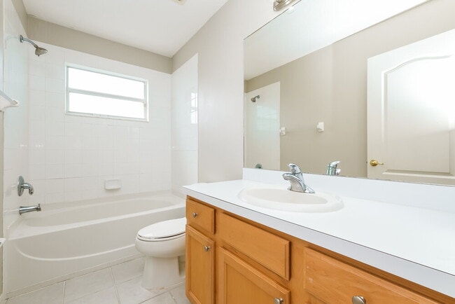 Building Photo - 1709 Pink Guara Ct