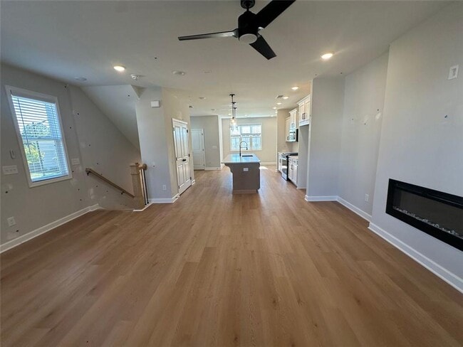 Building Photo - 1925 AUDRA Aly