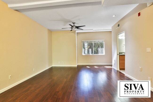 Building Photo - 808 Lenzen Ave