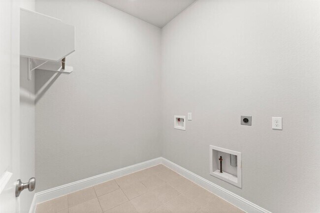 Building Photo - 40 Venetia Grove Dr