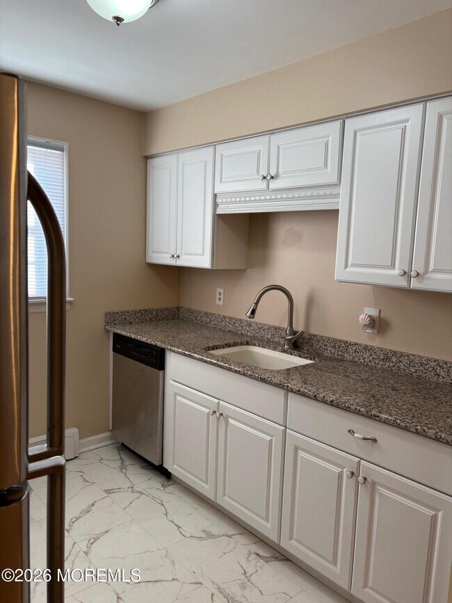 Building Photo - 330 NJ-35