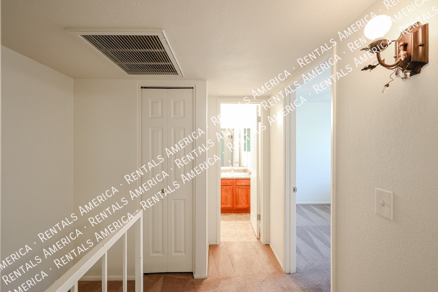 Building Photo - 1254 N 85th Pl