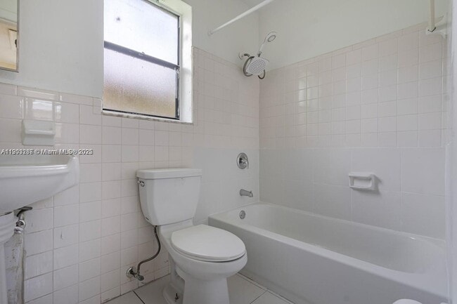 Building Photo - 805 NW 3rd Terrace