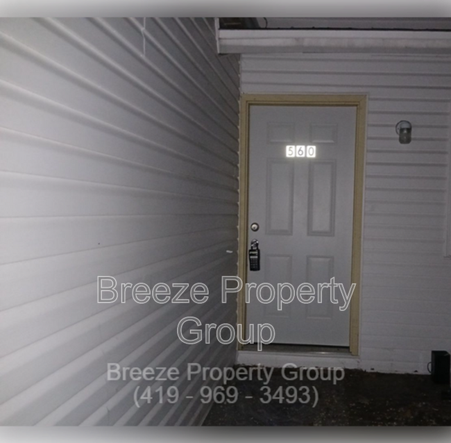 Building Photo - 560 Williamsville Ave