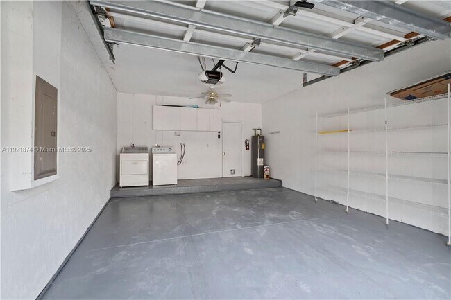 Building Photo - 1820 Salerno Cir