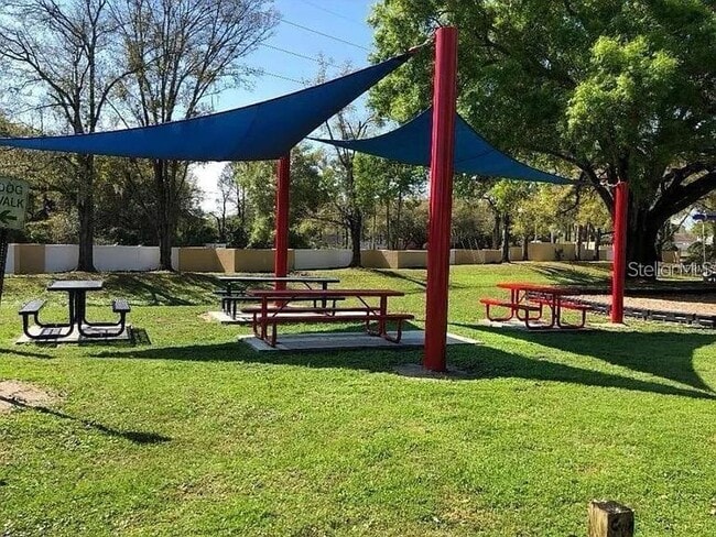 Building Photo - 8202 Broward Pl