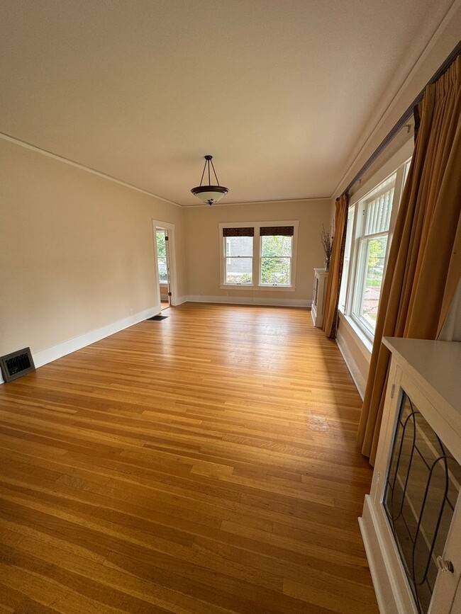 Building Photo - Nice single family home in the "OLD NORTH ...