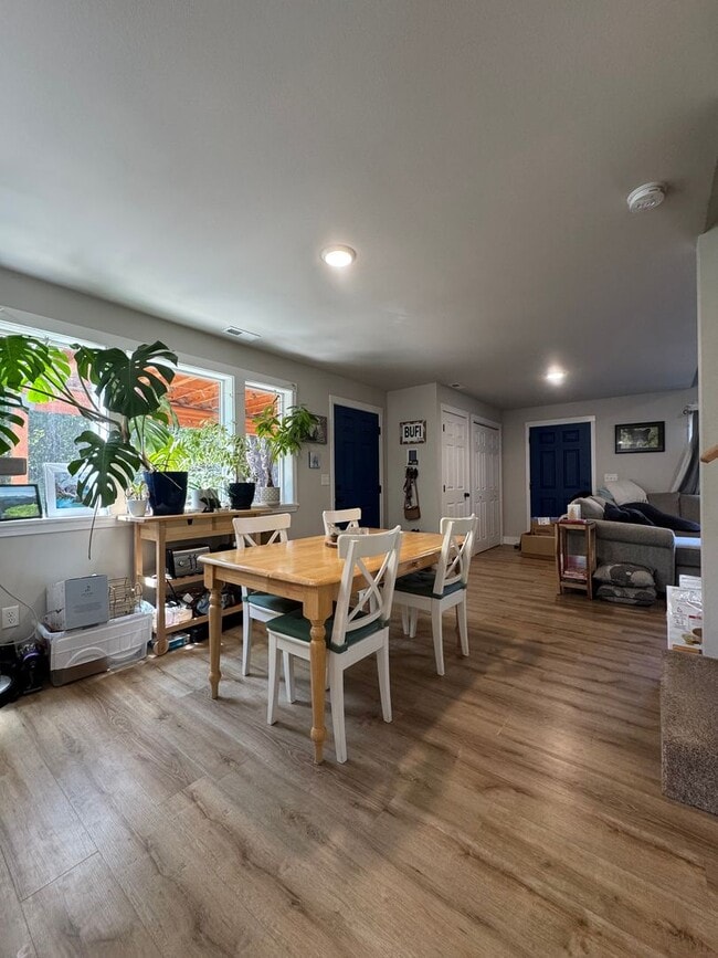 Building Photo - 3-Bed, 3-Bath Home for Lease w/ Rooftop De...