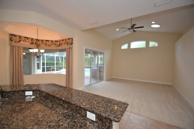 Building Photo - Luxurious Pool Home in gated community of ...