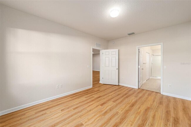 Building Photo - 4570 SW 52nd Cir