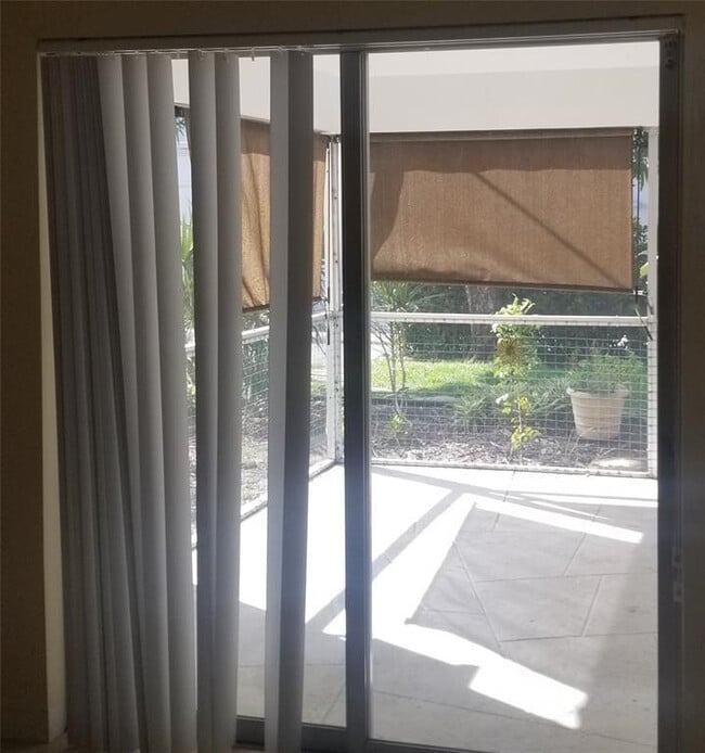 Building Photo - 4213 NE 21st Ave