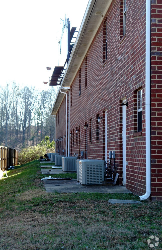 Building Photo - 201 NW James Asbury Dr