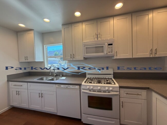 Building Photo - 8549-8551 Wintergardens Blvd.