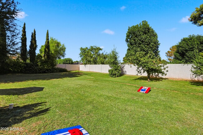 Building Photo - 10432 W Avalon Dr