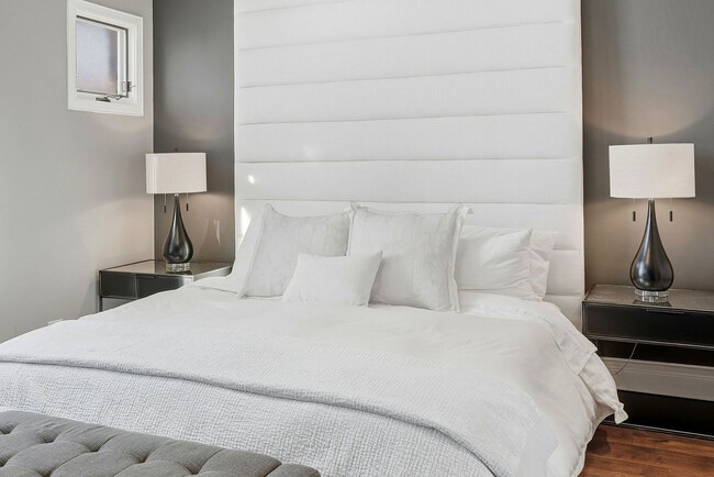 Building Photo - 657 N Carpenter St