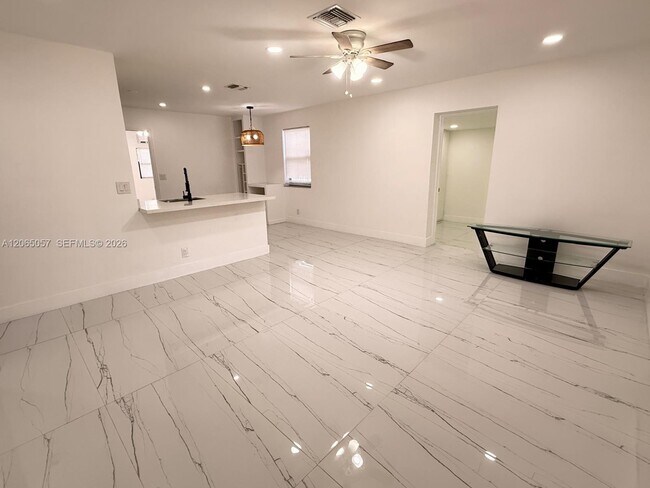 Building Photo - 4088 SW 51st St