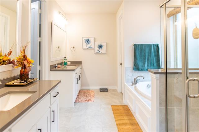 Building Photo - 1700 Hydrangea Ln