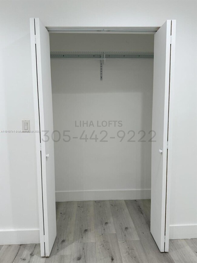 Building Photo - 1650 SW 3rd St