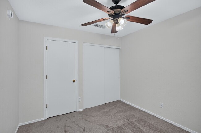 Building Photo - 8998 E Laurie Ann Dr