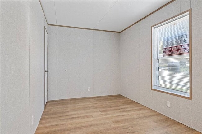 Building Photo - 1751 N Grand Ave W