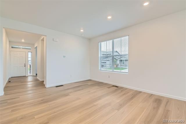 Building Photo - 4858 Astor Pl