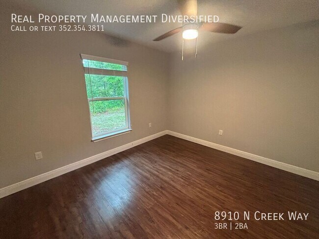 Building Photo - 8910 N Creek Way
