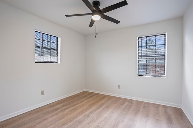 Building Photo - 3709 Kingsgate Dr
