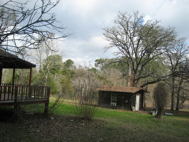 Building Photo - 169 Pine Song
