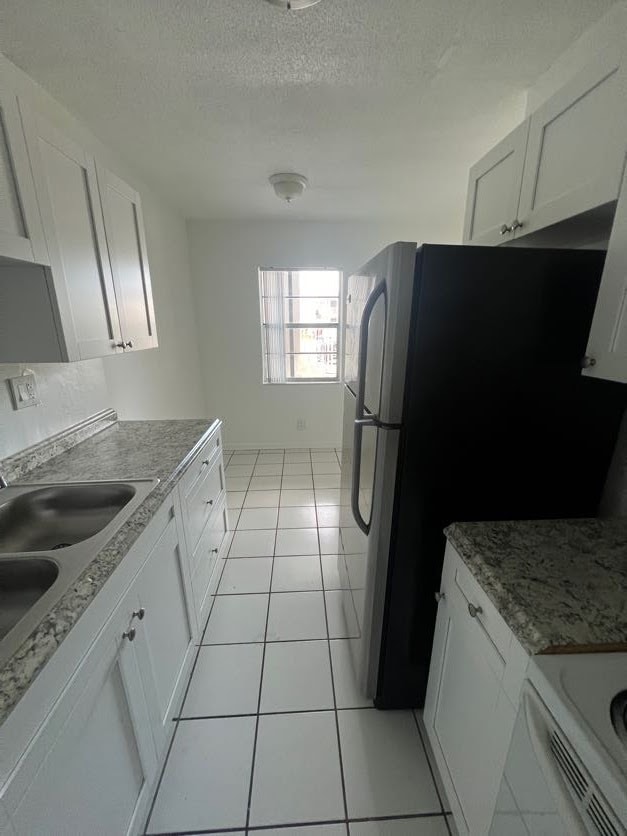 Building Photo - 374 Sunshine Dr