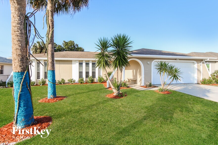 Building Photo - 2027 Beekman St NE