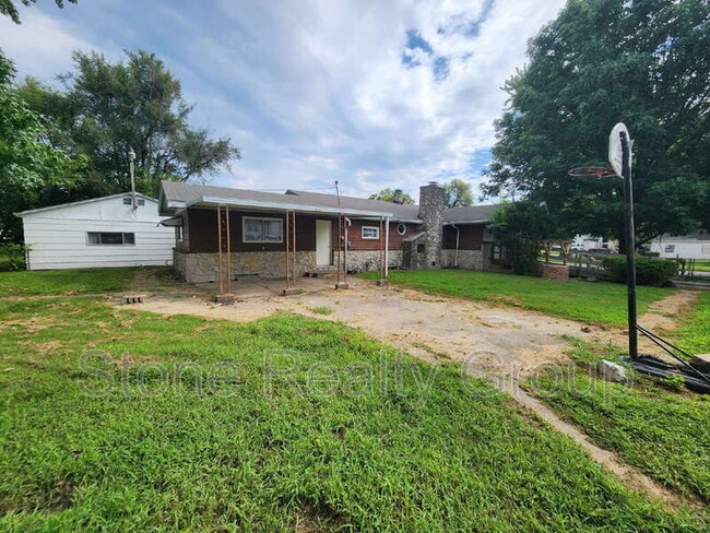 Building Photo - 1616 N 11th St