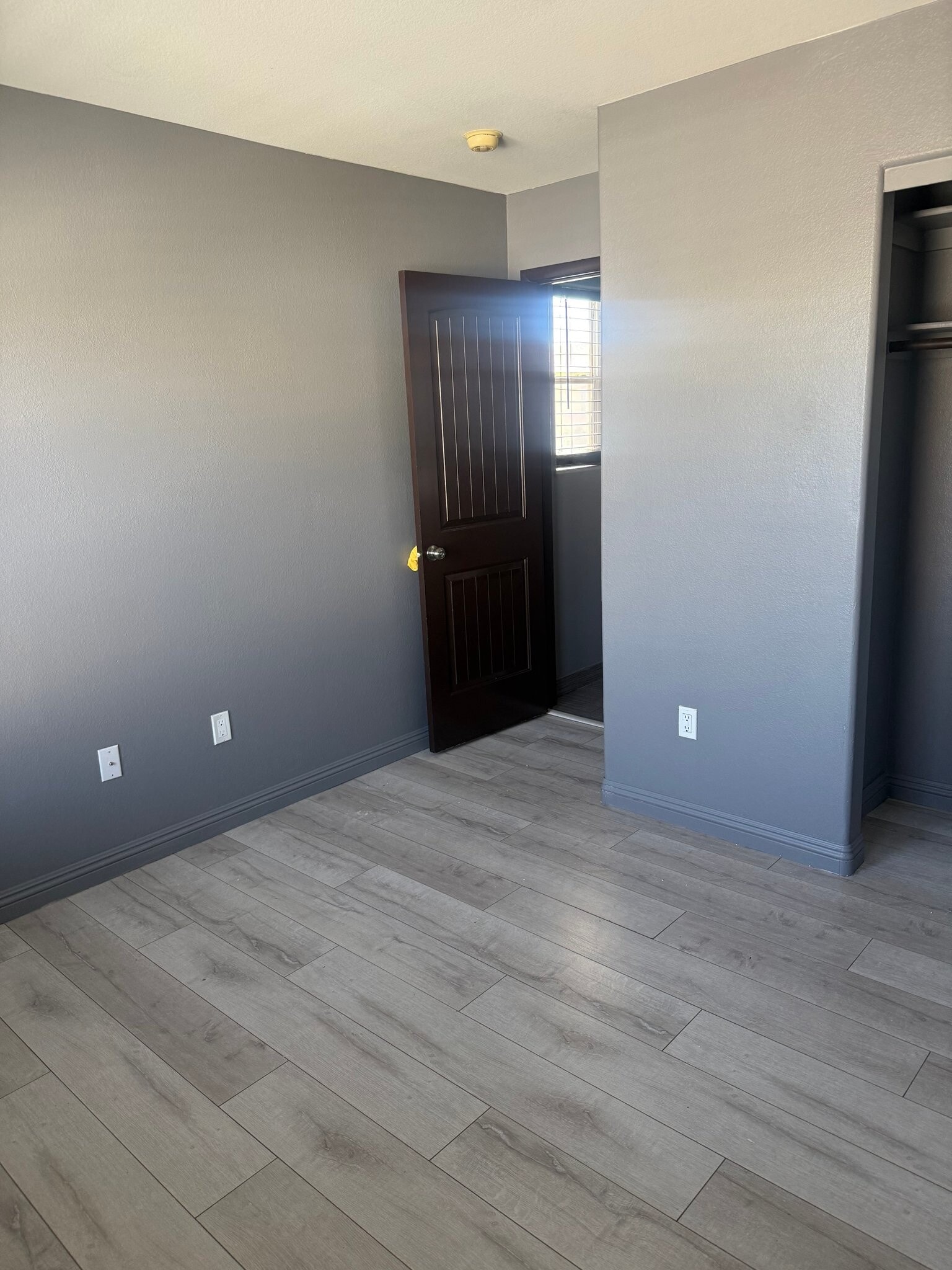 Building Photo - 9339 Square Dance Pl